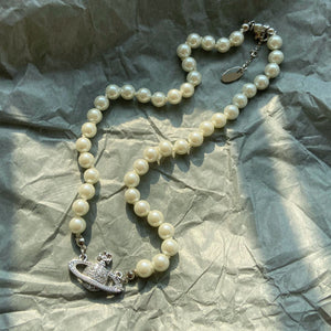 Saturn choker deals pearl necklace